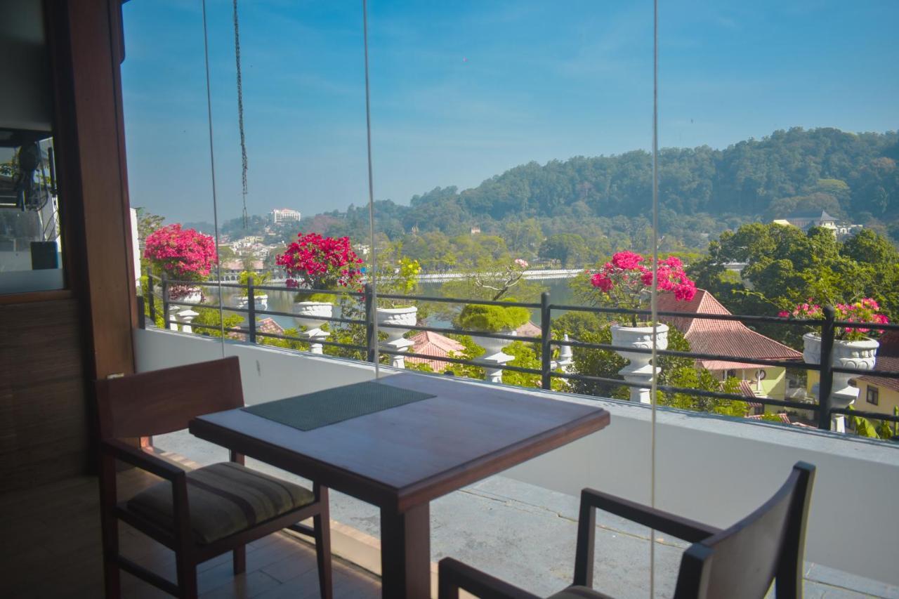 Heaven Seven Kandy Exterior foto