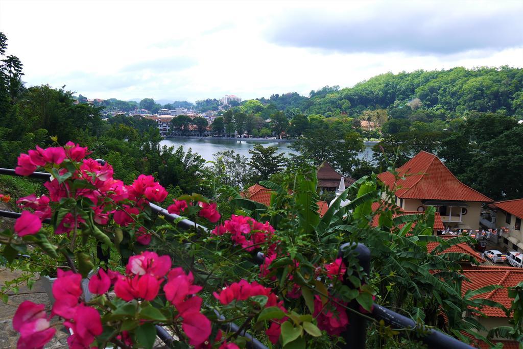Heaven Seven Kandy Exterior foto