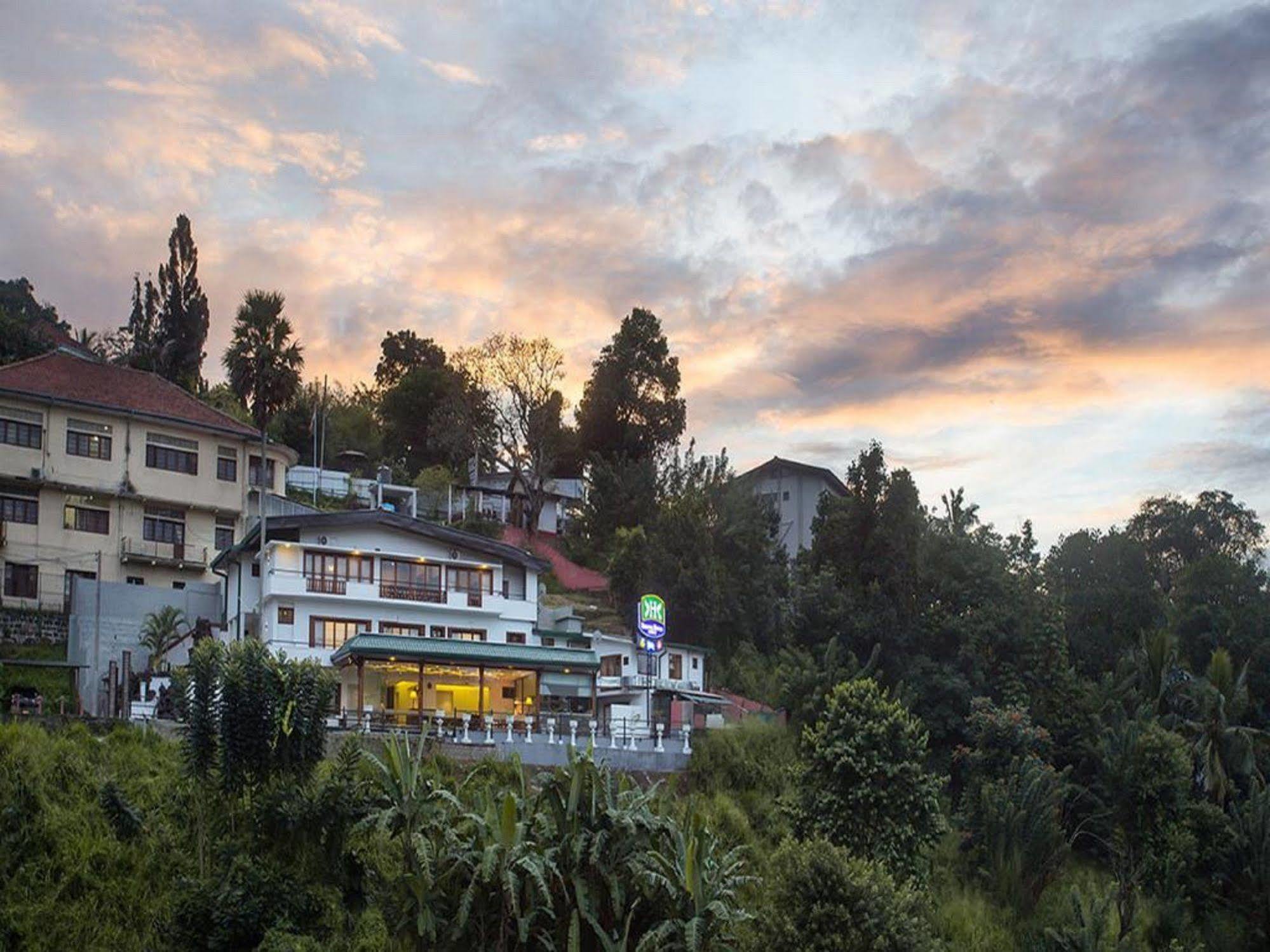 Heaven Seven Kandy Exterior foto